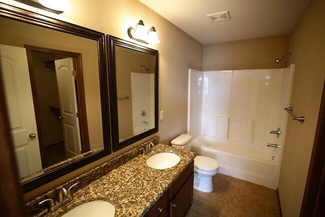 Building Photo - 5245 N Lycee Cir