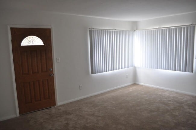 Building Photo - Affordable 2BR/1BA Detached Single Family ...
