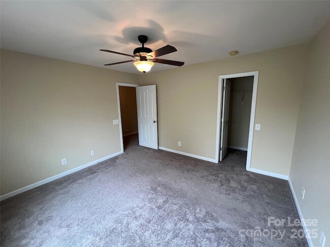 Building Photo - 10010 Blakeney Preserve Dr