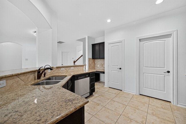 Building Photo - 2019 Argos Dr