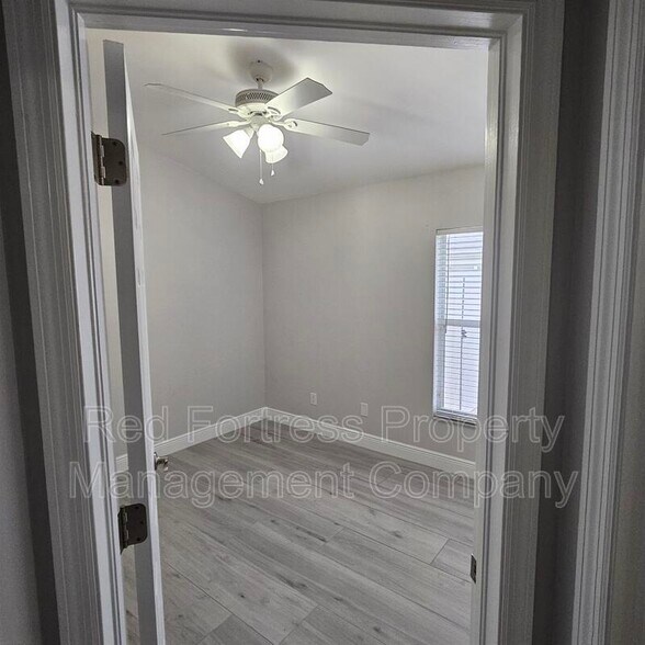 Building Photo - 15570 Beach Pebble Way