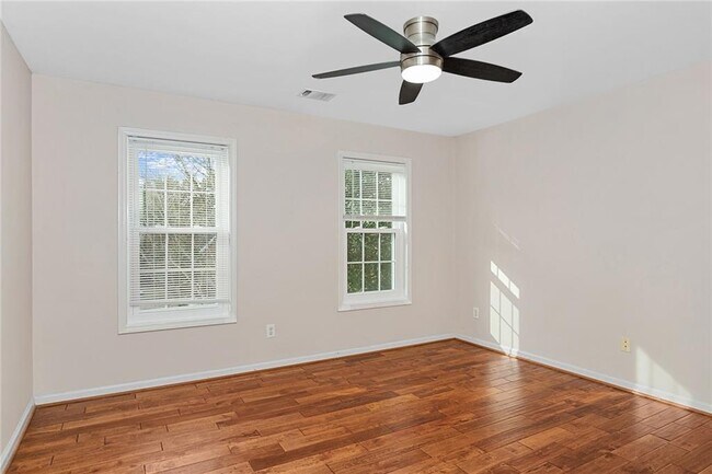 Building Photo - 560 Kimball Crest Ct