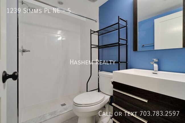 Building Photo - 1239 Simms Pl NE