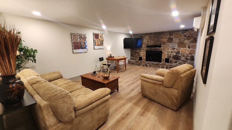 Building Photo - 1704 S Forest Dr