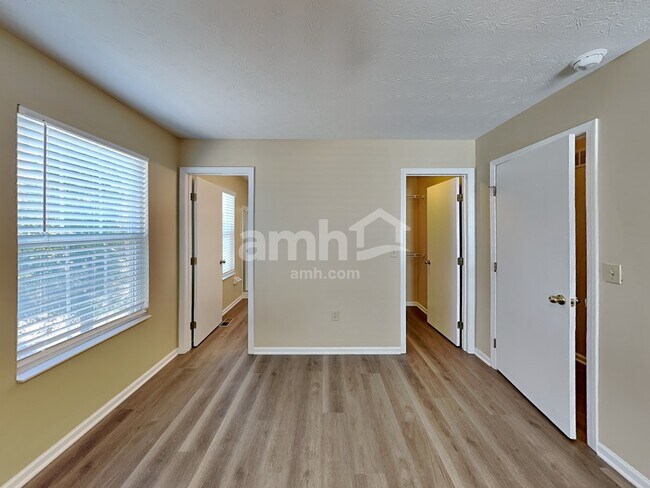 Building Photo - 545 Weeping Willow Ln