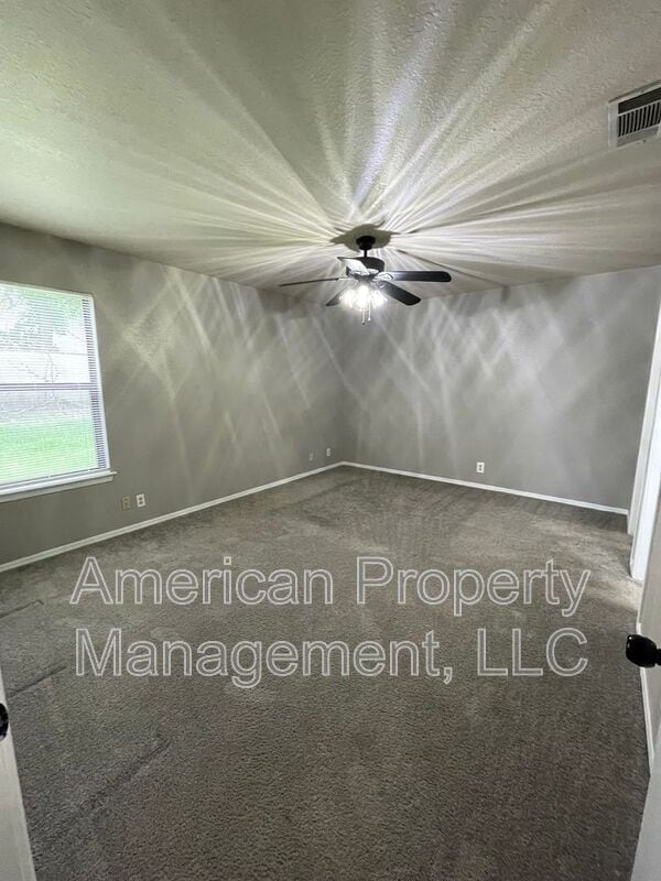 Building Photo - 13120 E 44th St