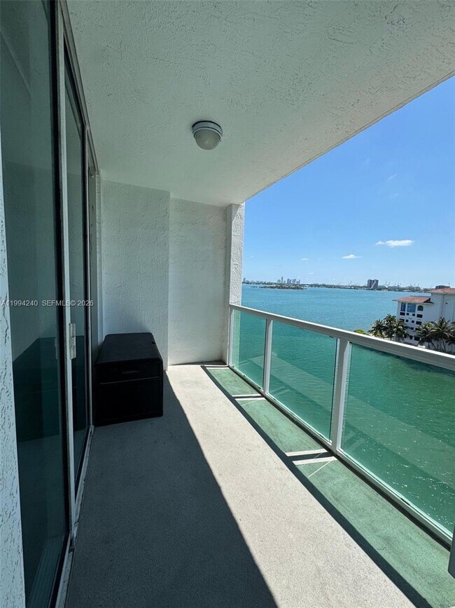 Building Photo - 500 NE 29th St