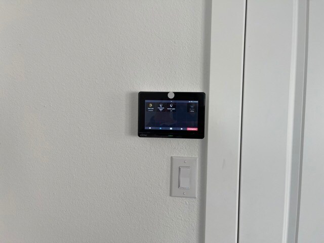 Building Photo - 233 Bridgewater Ave