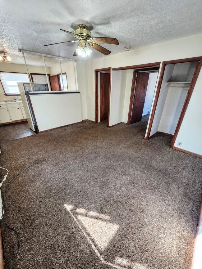 Building Photo - 534 E Bradford St