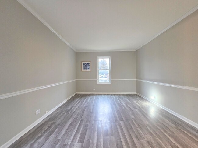 Building Photo - 5001 Carriage Way Dr