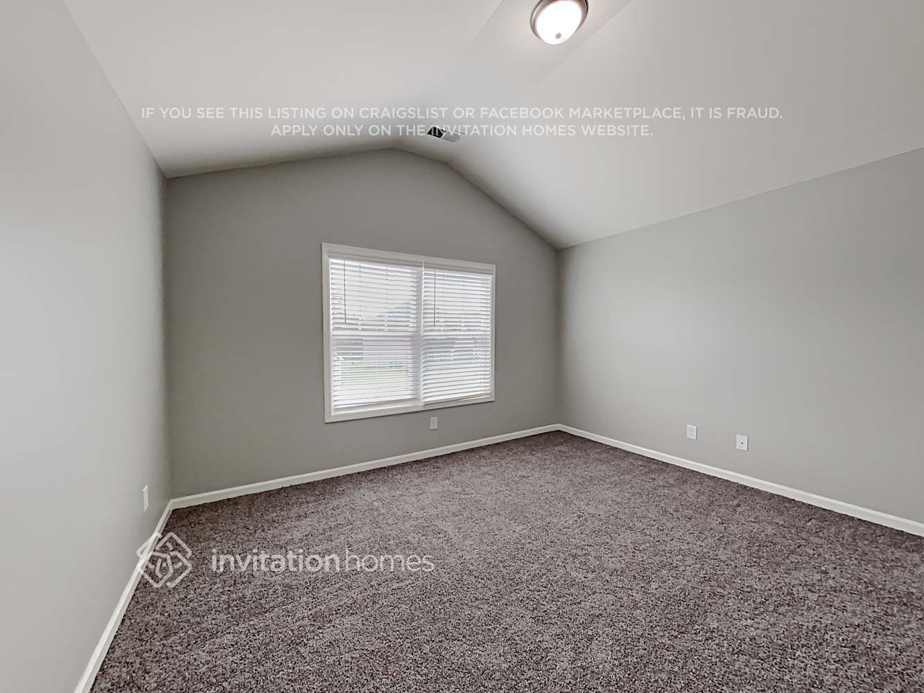 Building Photo - 1128 Red Bud Cir