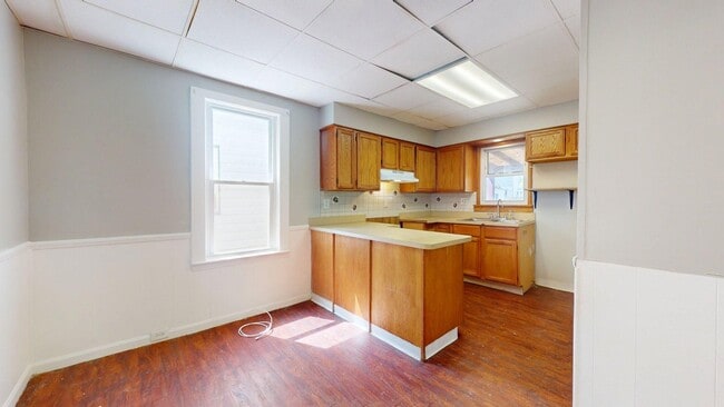 Building Photo - Clark / Fulton Area - 3 Bedrooms - 1 Bath - Single Family Home