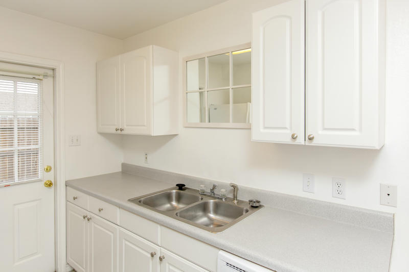 Building Photo - 430 Knickerbocker St