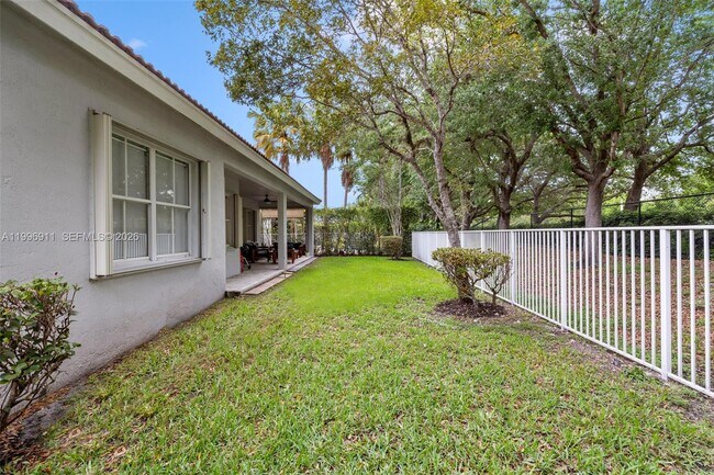 Building Photo - 3870 E Hibiscus St