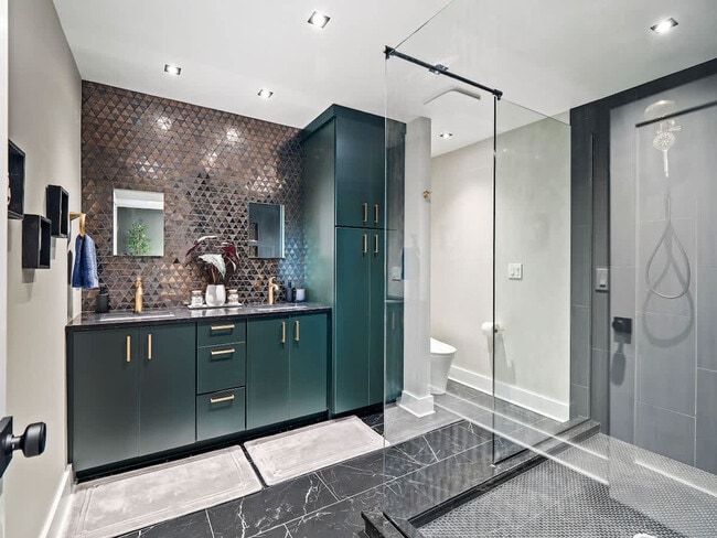 Building Photo - 32414 Lake Rd