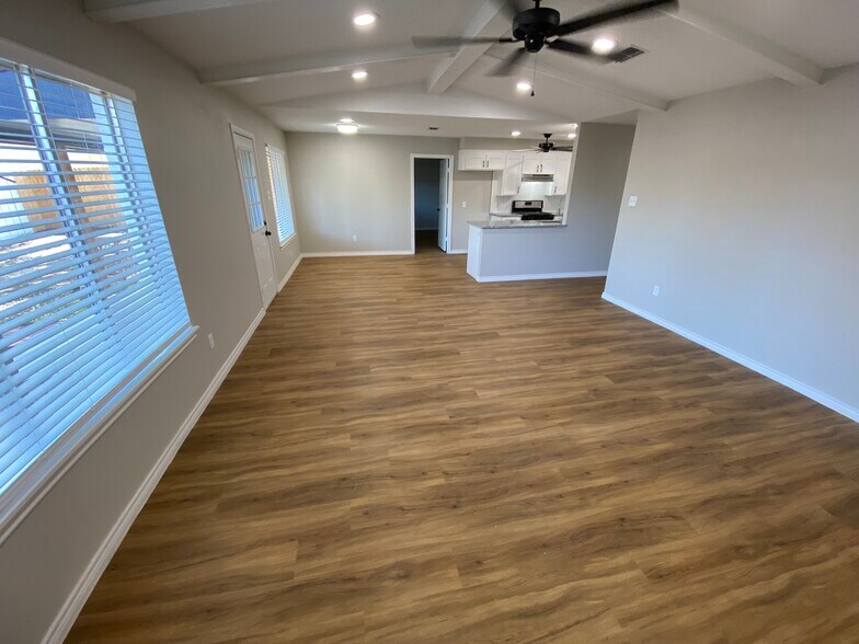 Building Photo - 3213 91st St