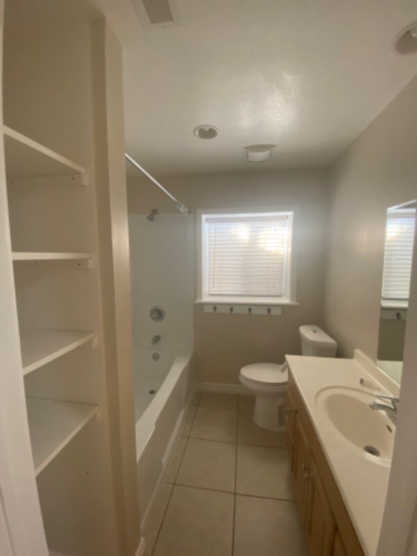 Building Photo - 834 S 980 W