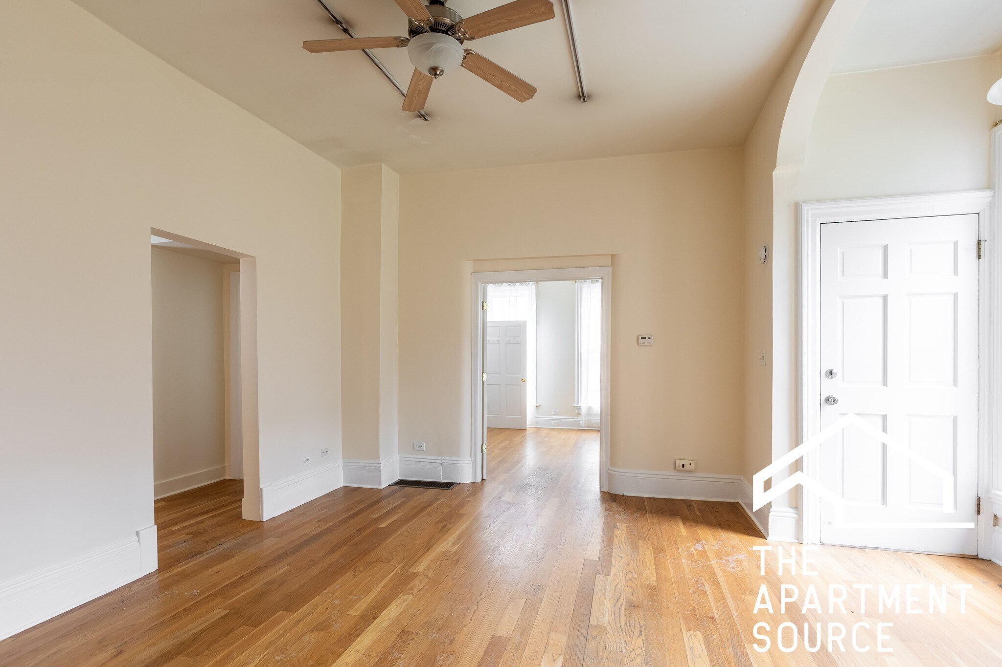 Building Photo - 4410 N Greenview Ave