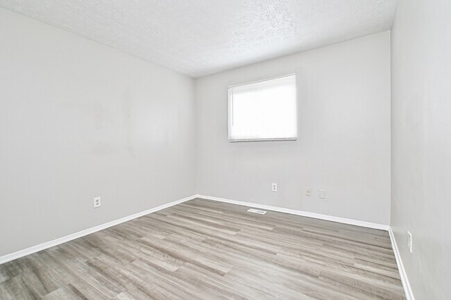 Building Photo - 10923 Birchridge Dr