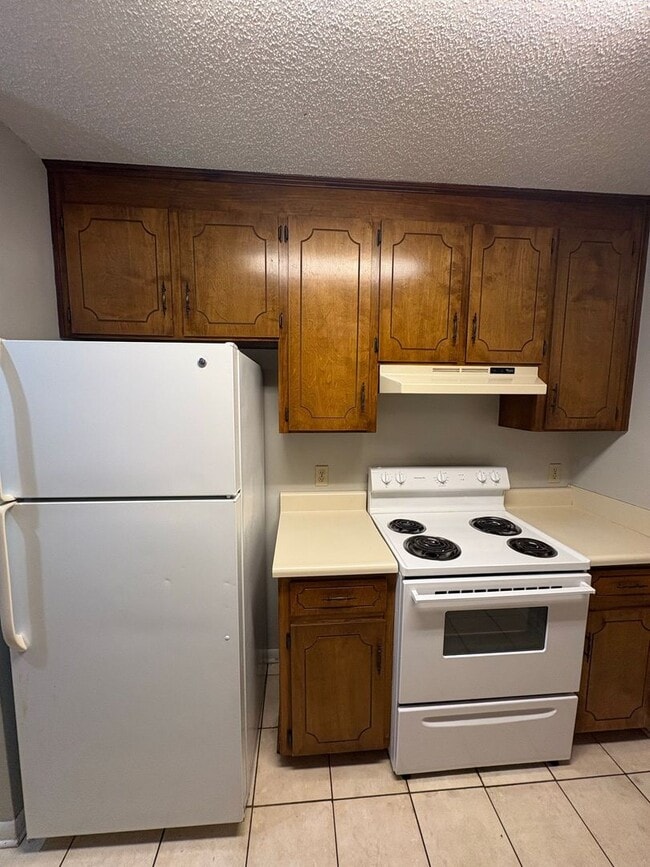 Building Photo - 214 Candlebrook Dr