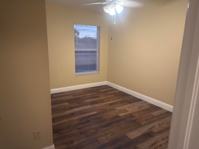 Building Photo - 13616 Yarmouth Ct