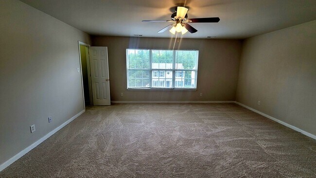 Building Photo - 4000 Stone Creek Terrace