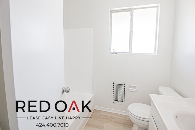 Building Photo - 854 5th St