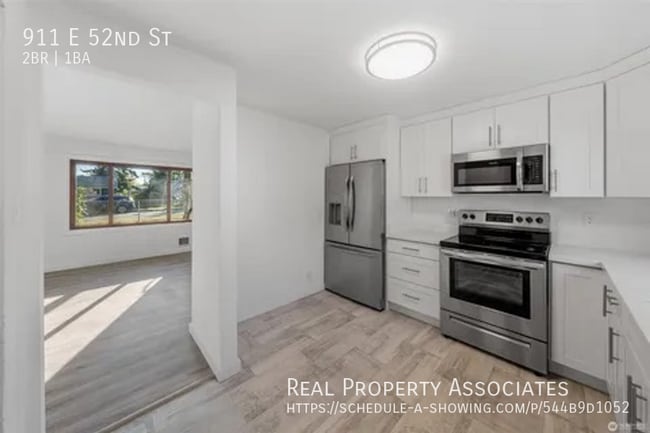 Building Photo - 911 E 52nd St