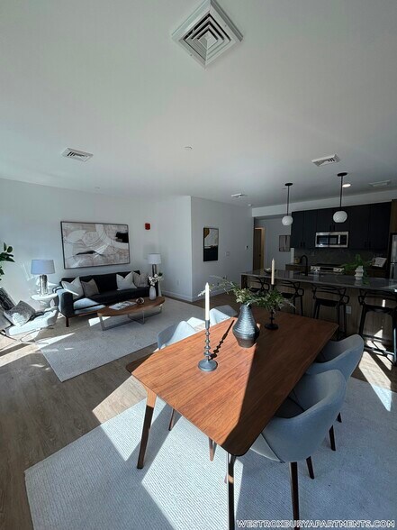 Primary Photo - 199 Gardner St