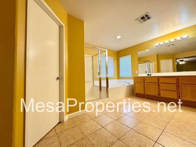 Building Photo - 14580 Maverick Pl