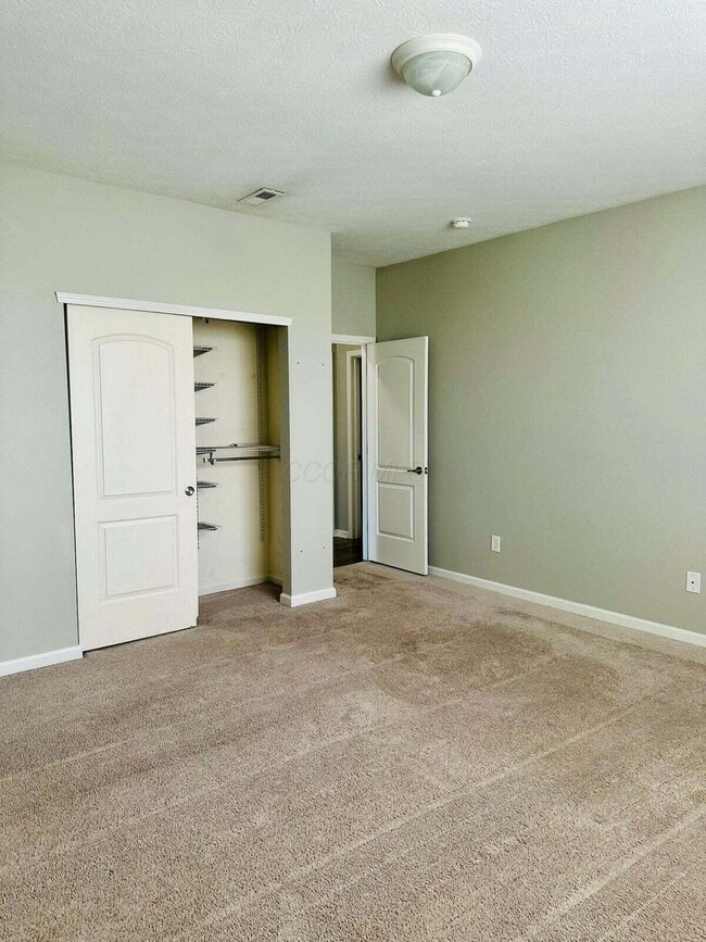 Building Photo - 3225 Rossmore Cir