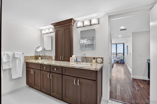 Building Photo - 1500 S Ocean Blvd