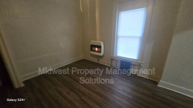 Building Photo - 1422 Central Ave