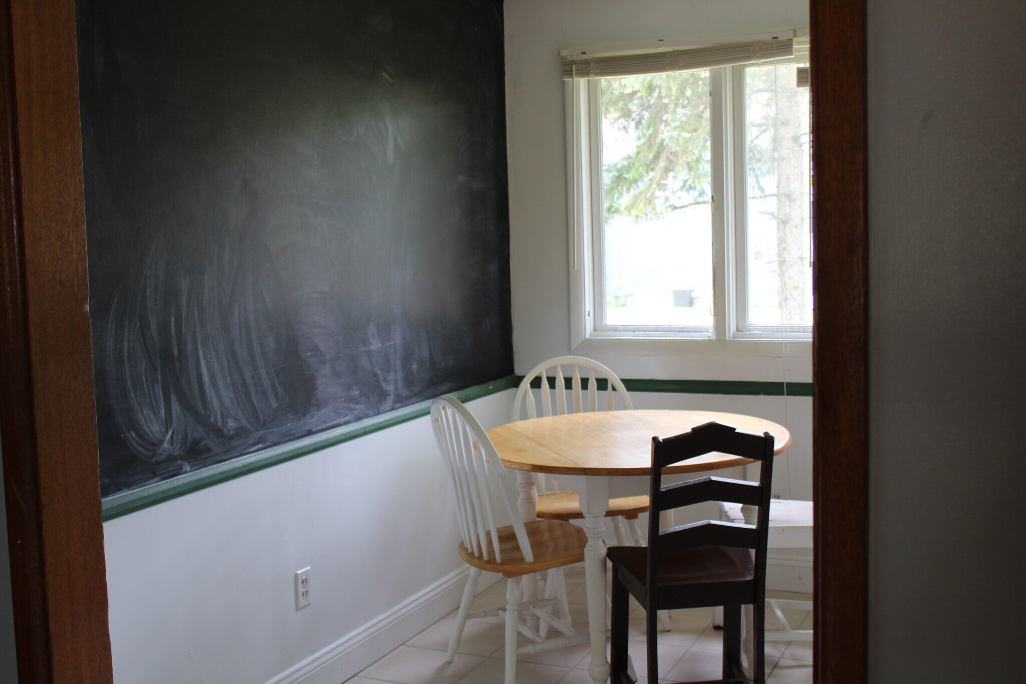 Dining Area - 1129 W Carson St
