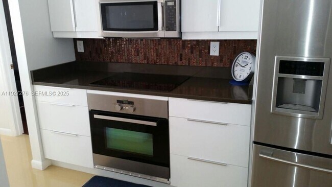 Building Photo - 10136 NW 43rd Terrace