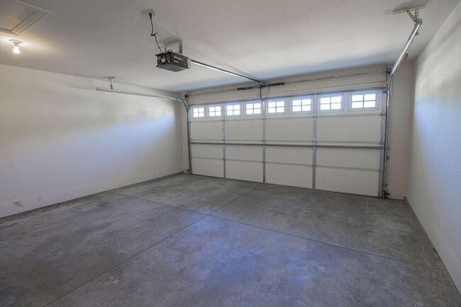 Building Photo - 4612 Dehaven Dr