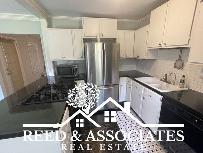 Building Photo - Updated Home Located in Berclair Area~