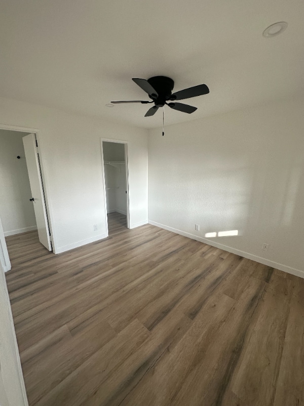 Building Photo - 23335 La Crescenta