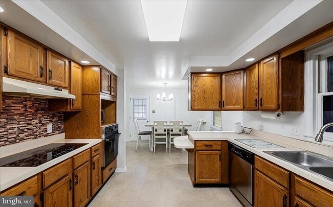 Building Photo - 163 Denny Ln