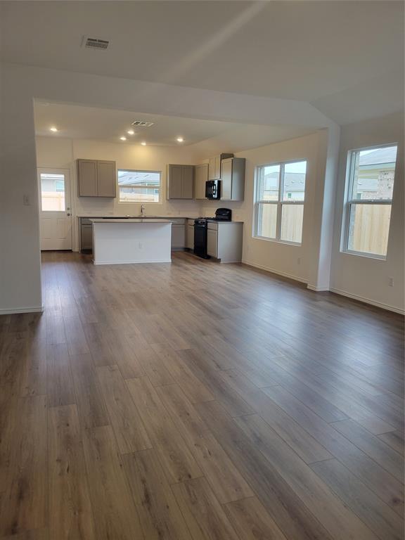 Building Photo - 623 Waterway Ave