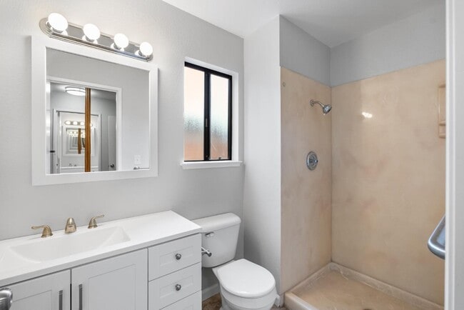 Building Photo - 922 Jungfrau Ct