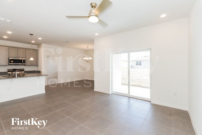 Building Photo - 307 Corbel Ln