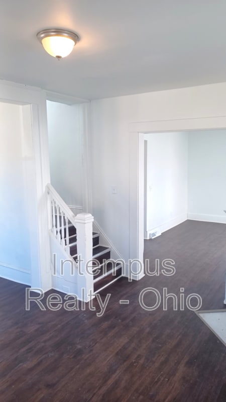Building Photo - 2070 W 105th St