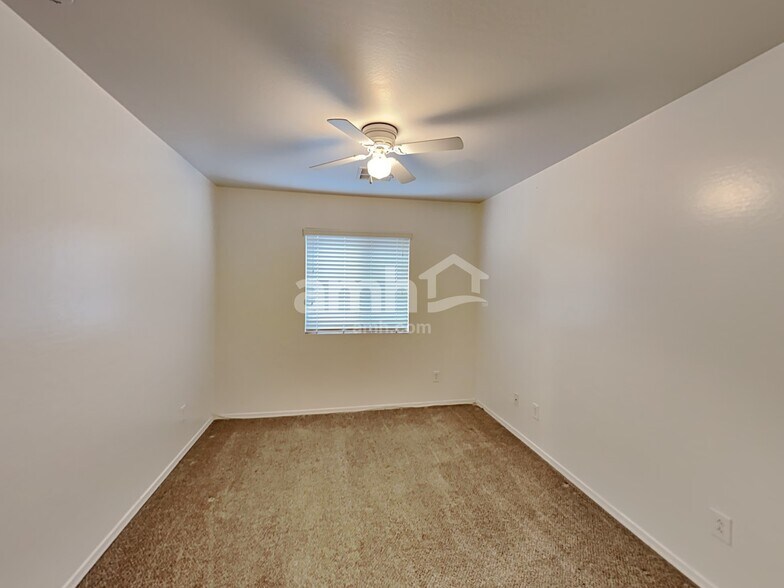 Building Photo - 1735 W Appaloosa Way