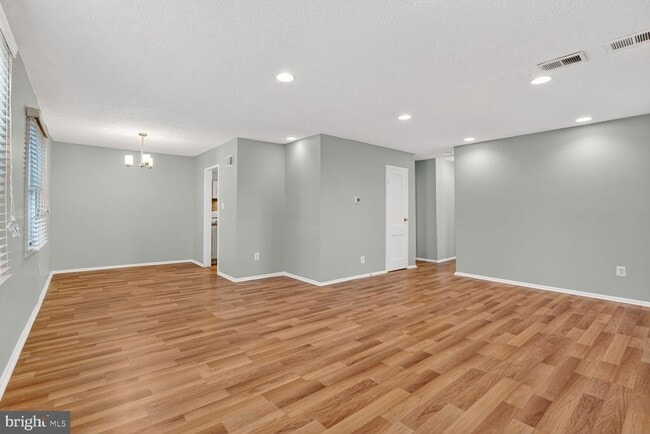 Building Photo - 7600 Lisle Ave