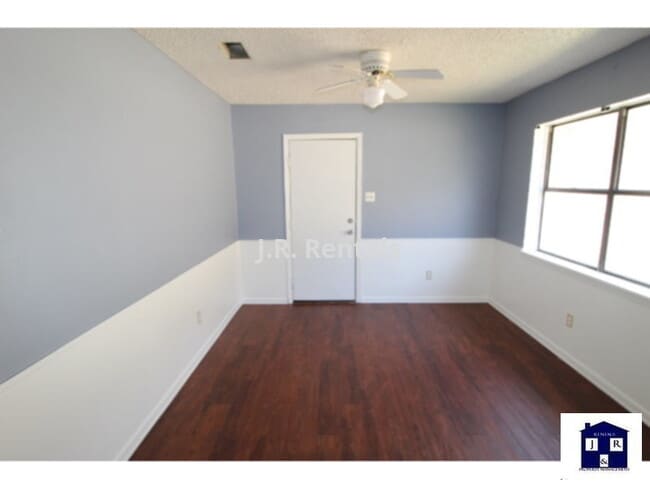 Building Photo - 602 Traci Dr