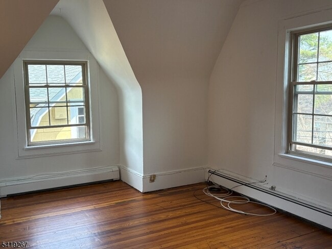 Building Photo - 1 Club St