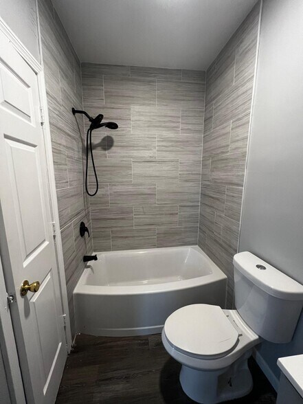 Building Photo - 41 Putnam St