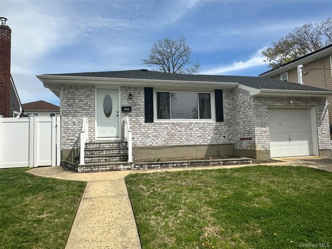 Building Photo - 1741 Warren Pl