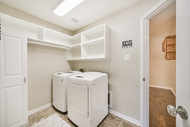 Building Photo - 22015 Falvel Dr